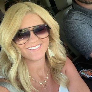 Meet your Posher, Candace